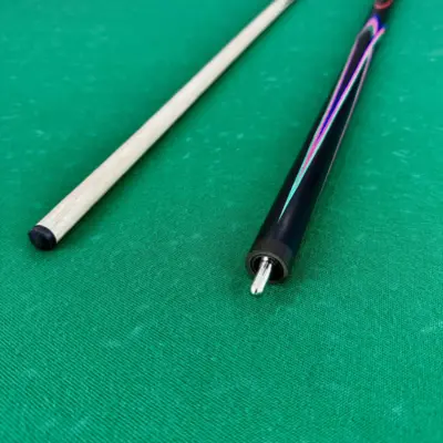 фотография товара bilyardnyj-kij-czvetok-popugaj-chernyj-sinij-zelenyj-malinovyj-grab-4-luchevoj-napryazhennyj-as-2-scaled
